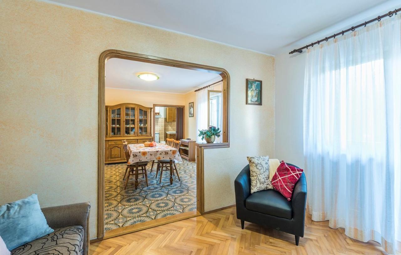 Ferienhaus Zora With Whirlpool Sveti Lovreč Pazenatički Kültér fotó