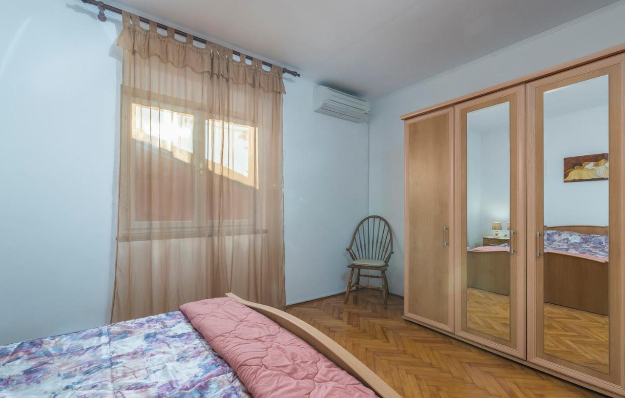 Ferienhaus Zora With Whirlpool Sveti Lovreč Pazenatički Kültér fotó