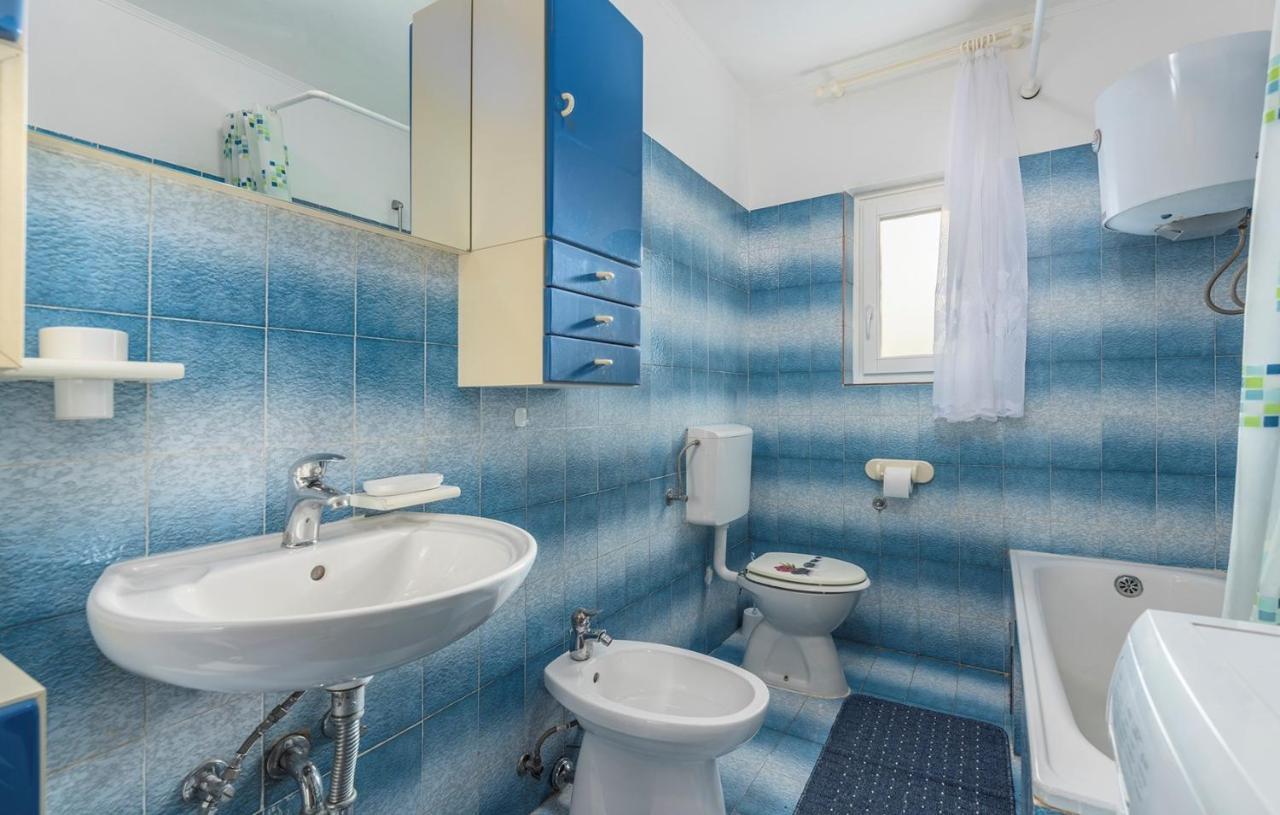 Ferienhaus Zora With Whirlpool Sveti Lovreč Pazenatički Kültér fotó